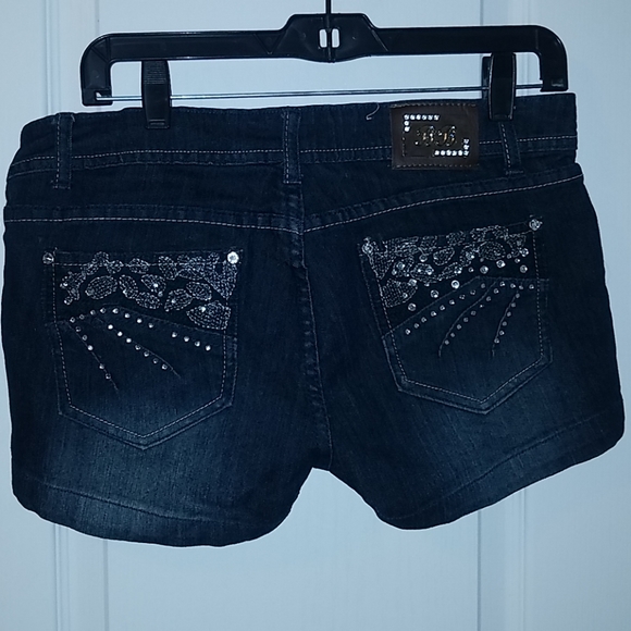 Denim shorts - Picture 2 of 2